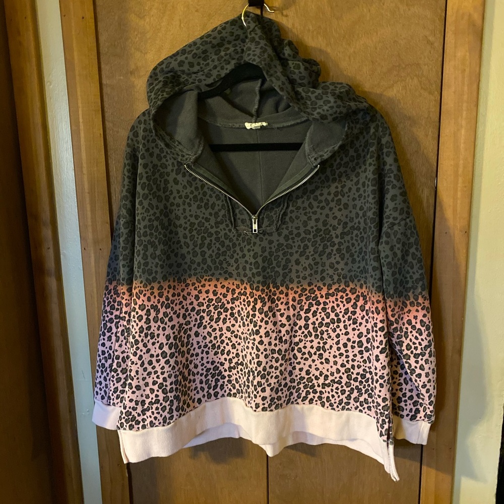 💕POL ombré cheetah 3/4 zip hooded pullover💕